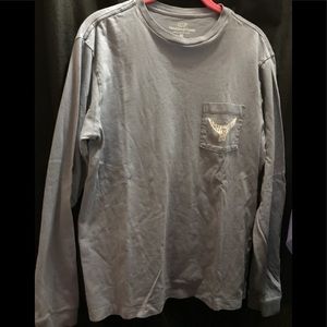 Vineyard Vines long sleeves XS size . Unisex